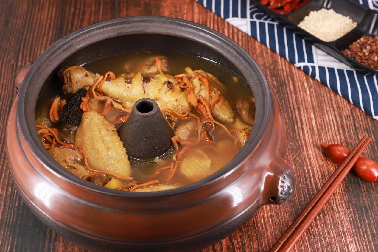 云南名菜汽鍋雞 云南名菜汽鍋雞